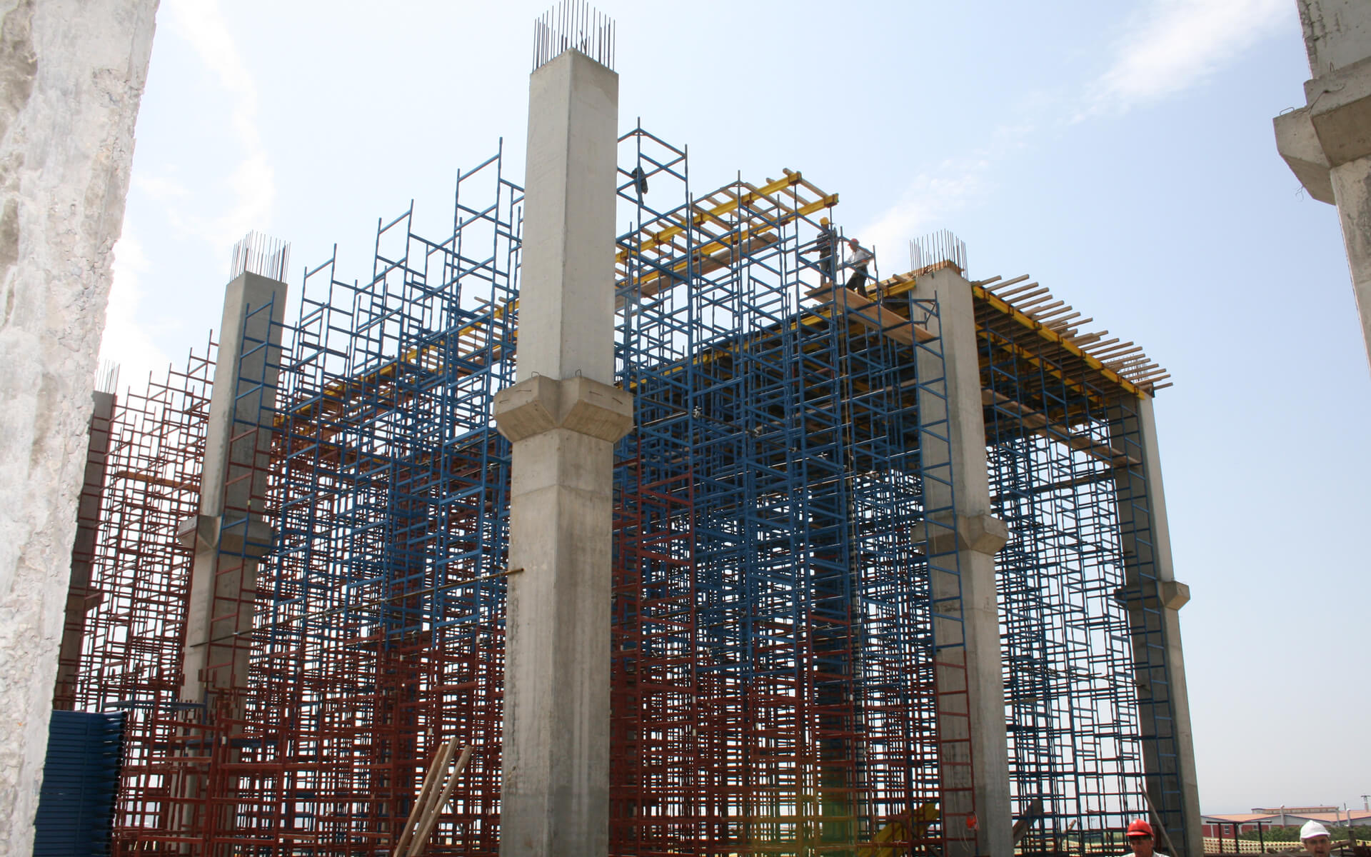 H-TOWER — Shoring Scaffolding